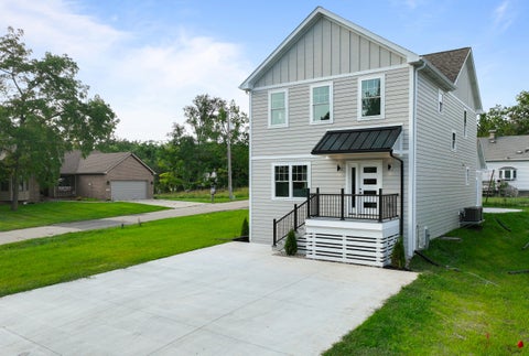 Photo of W3824 Lakeview Dr, Geneva, WI 53147 (MLS # 1978908)