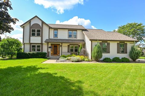 Photo of N50W17285 Greenview Ave, Menomonee Falls, WI 53051 (MLS # 1933916)