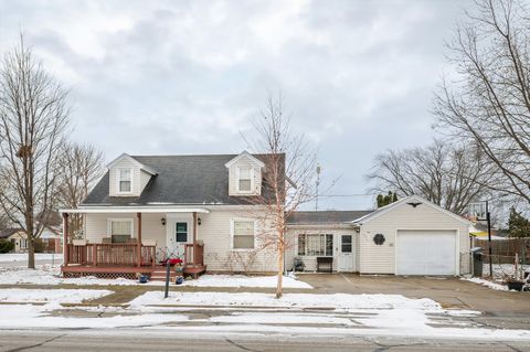 Photo of 2301 Olive St, Racine, WI 53403 (MLS # 1946569)