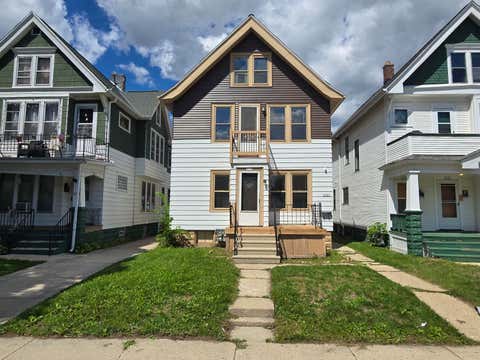 Photo of 3726 W Dorothy Pl, Milwaukee, WI 53215 (MLS # 1978072)