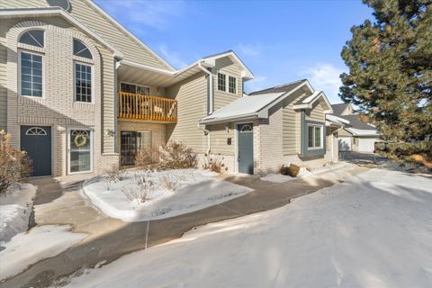Photo of W240N2524 Parkway Meadow Cir, Pewaukee, WI 53072 (MLS # 1948715)
