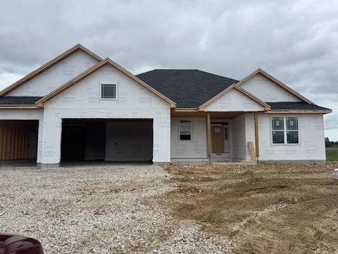 Photo of N80W27710 Meadow Bliss Dr, Lisbon, WI 53029 (MLS # 1968432)