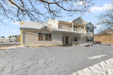 Photo of 831 Devonshire Ln, West Bend, WI 53090 (MLS # 1944599)