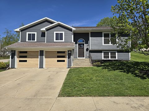 Photo of 478 Park Ave, Burlington, WI 53105 (MLS # 1961897)