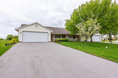 Photo of 1105 W York St, Oak Creek, WI 53154 (MLS # 1925361)