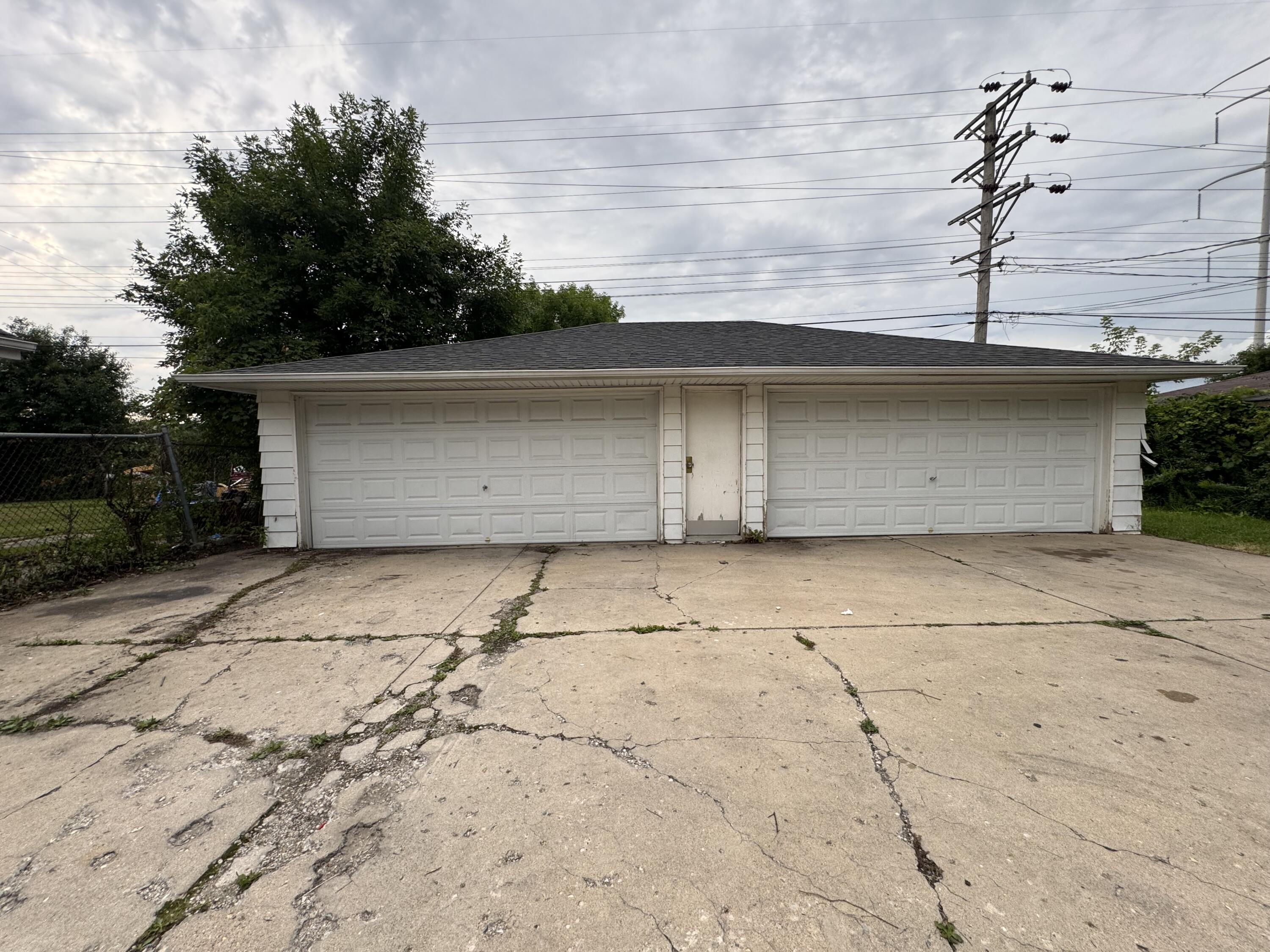 Milwaukee, Wisconsin 53223, United States, 3 Bedrooms Bedrooms, ,2 BathroomsBathrooms,Residential,Active,148427