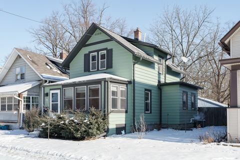 Photo of 207 N Prairie Ave, Waukesha, WI 53186 (MLS # 1948398)