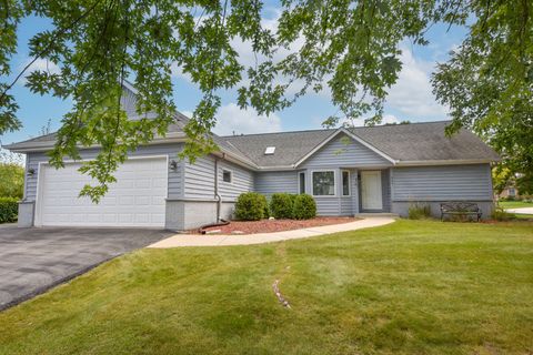 Photo of 924 Westport Dr, Port Washington, WI 53074 (MLS # 1933281)