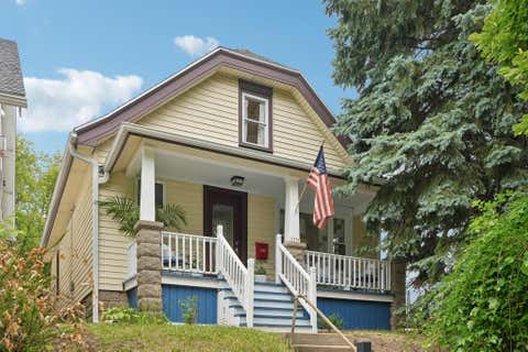 Photo of 1731 E Bennett Ave, Milwaukee, WI 53207 (MLS # 1975045)