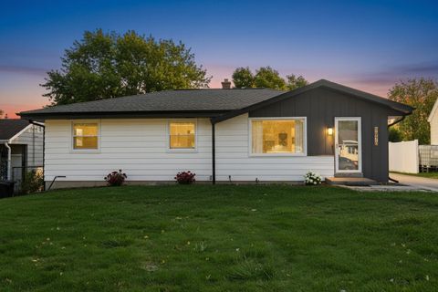 5970 S 34th St, Greenfield, WI 53221 - #: 1943582