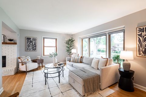 Photo of 171 N 89th St, Wauwatosa, WI 53226 (MLS # 1931961)