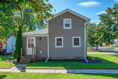 Photo of 823 11th Ave, Union Grove, WI 53182 (MLS # 1982511)