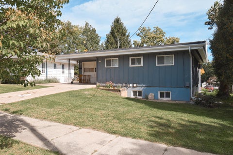Photo of 257 S Cottage St, Whitewater, WI 53190 (MLS # 1982951)