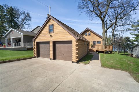 Photo of N10394 Howard Dr, Fox Lake, WI 53933 (MLS # 1959190)