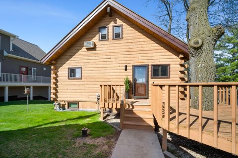 Photo of N10394 Howard Dr, Fox Lake, WI 53933 (MLS # 1959190)