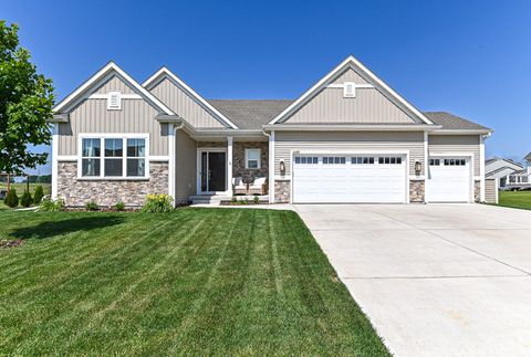 Photo of 11469 W Meadowview Dr, Franklin, WI 53132 (MLS # 1925713)