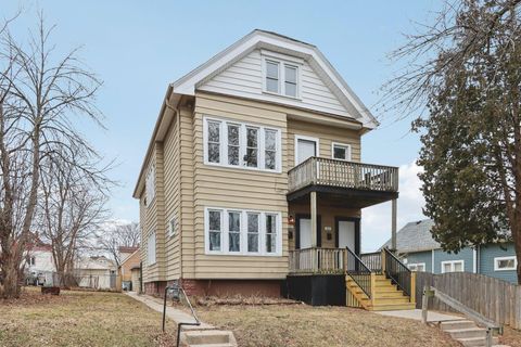 Photo of 3165 S 15th St, Milwaukee, WI 53215 (MLS # 1951240)
