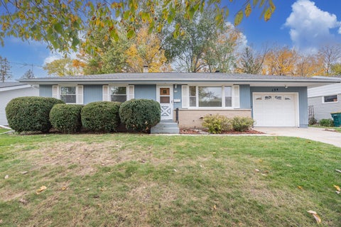 Photo of 124 N 16th Ave, West Bend, WI 53095 (MLS # 1986439)