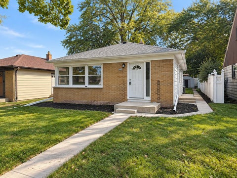 Photo of 4646 N 72nd St, Milwaukee, WI 53218 (MLS # 1986851)