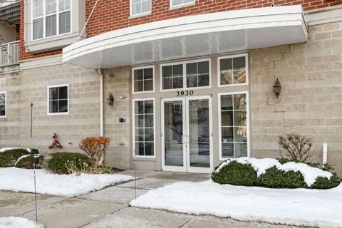 Photo of 3930 S Lake Dr, Saint Francis, WI 53235 (MLS # 1945598)