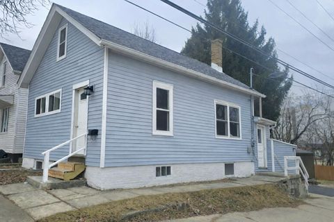 Photo of 1118 S 13th St, Sheboygan, WI 53081 (MLS # 1951218)