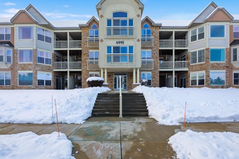 Photo of 6995 S Riverwood Blvd, Franklin, WI 53132 (MLS # 1945339)