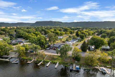 Photo of 356 W 16th St, Buffalo City, WI 54622 (MLS # 1892091)