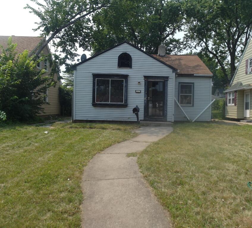 Milwaukee, Wisconsin 53209, United States, 2 Bedrooms Bedrooms, ,1 BathroomBathrooms,Residential,Pending,189498