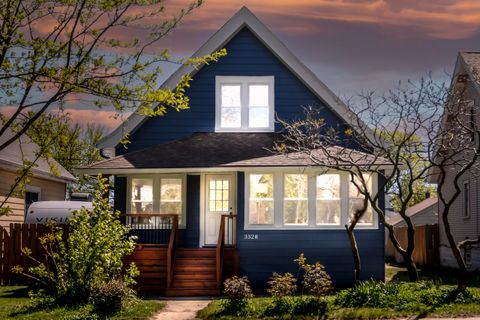 Photo of 3328 S 9TH St, Milwaukee, WI 53215 (MLS # 1962555)