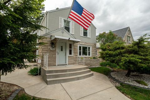Photo of 3535 S Pine Ave, Milwaukee, WI 53207 (MLS # 1963430)