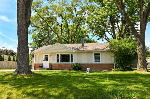 Photo of 1551 S 168th St, New Berlin, WI 53151 (MLS # 1964911)