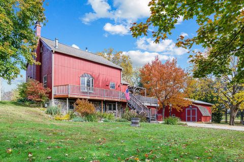 Photo of 215 Criglas Rd, Wales, WI 53183 (MLS # 1941519)