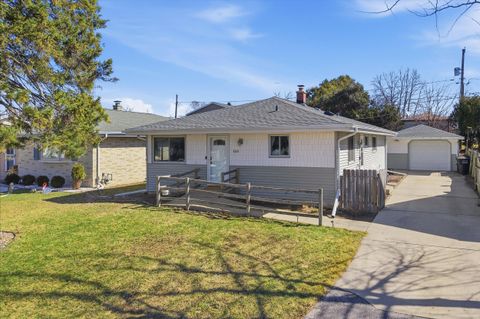 Photo of 4216 S 89th St, Greenfield, WI 53228 (MLS # 1955249)