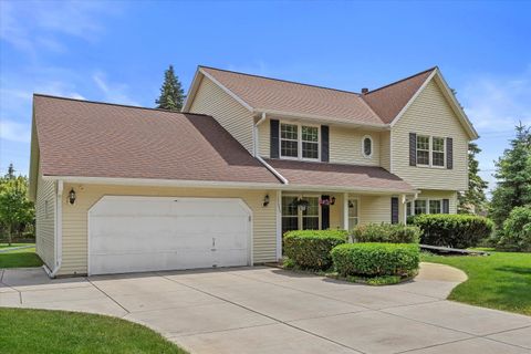 Photo of 17035 Elizabeth Dr, Brookfield, WI 53005 (MLS # 1922853)