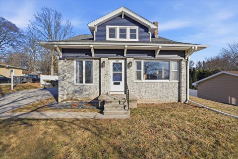 Photo of 307 Jasper Ln, Waukesha, WI 53188 (MLS # 1960109)