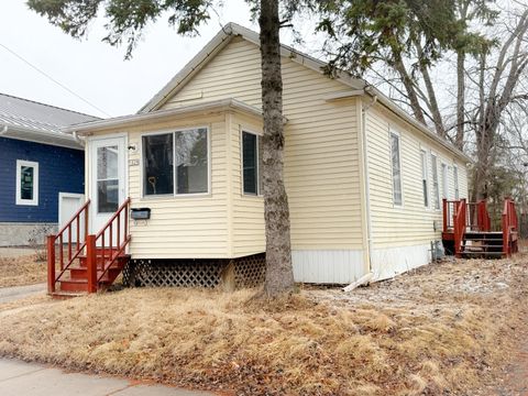 Photo of 1029 Jefferson St, Oshkosh, WI 54901 (MLS # 1954781)