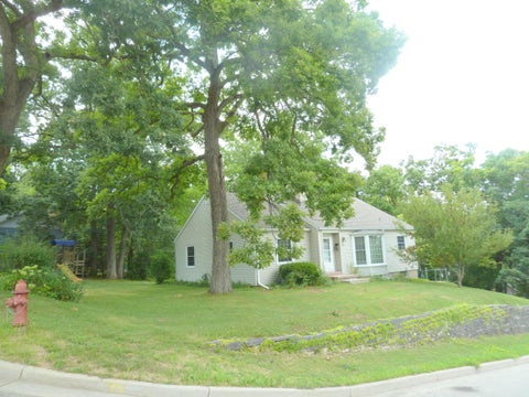 Photo of 227 3rd St, Pewaukee, WI 53072 (MLS # 1975337)