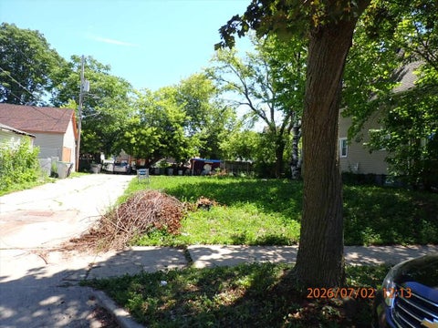 Photo of 3262 N 1st St, Milwaukee, WI 53202 (MLS # 1983390)