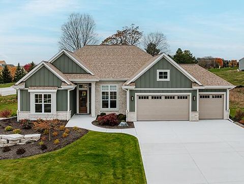 Photo of W208N5633 Turnberry Ln, Menomonee Falls, WI 53051 (MLS # 1944422)