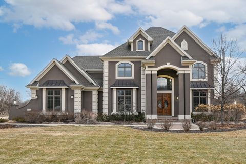 Photo of W292S5474 Fox Run Ct, Genesee, WI 53188 (MLS # 1951699)