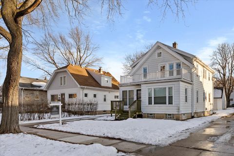 Photo of 911 W Eula Ct, Glendale, WI 53209 (MLS # 1949669)