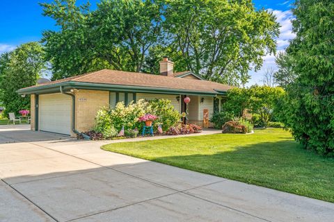 Photo of 17225 Penbrook Dr, Brookfield, WI 53045 (MLS # 1923949)