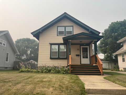 Photo of 325 Wilson Ave, Waukesha, WI 53186 (MLS # 1972131)