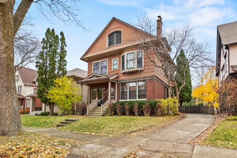 Photo of 2918 N Hackett Ave, Milwaukee, WI 53211 (MLS # 1942717)