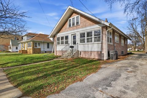 Photo of 514 E Main St, Waterford, WI 53185 (MLS # 1944348)