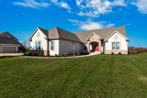 Photo of N58W19314 Fox River Way, Menomonee Falls, WI 53051 (MLS # 1941386) Photo of N58W19314 Fox River Way, Menomonee Falls, WI 53051 (MLS # 1941386)