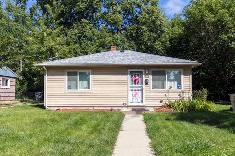 Photo of 5718 N 62nd St, Milwaukee, WI 53218 (MLS # 1948209)