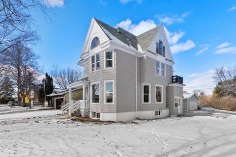 Photo of 704 Grand Ave, Sheboygan, WI 53083 (MLS # 1948920)