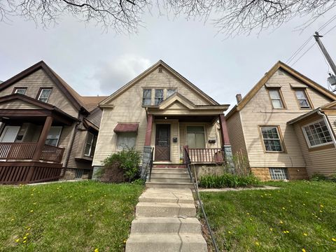 Photo of 3220 N 24th Pl, Milwaukee, WI 53206 (MLS # 1959815)