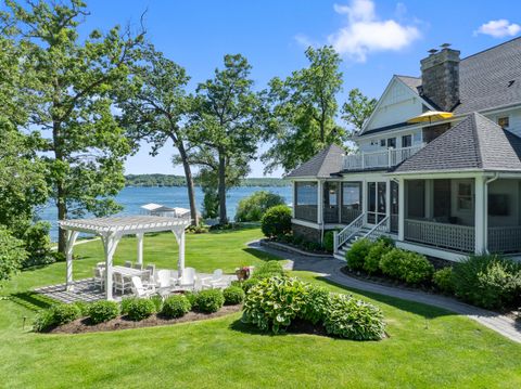 N2301 Knollwood Dr Linn WI 53147
